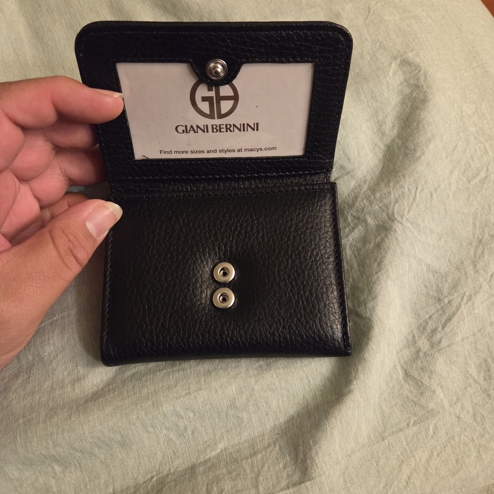 Giant Bernini Black Leather Trifold Wallet with Silver Accent - Picture 6 of 8